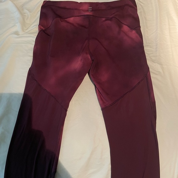 UnderArmour | Women's Burgundy Capris - Picture 1 of 4